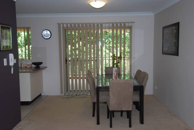 Lovely Unit Located at the Back of the Block Picture 3