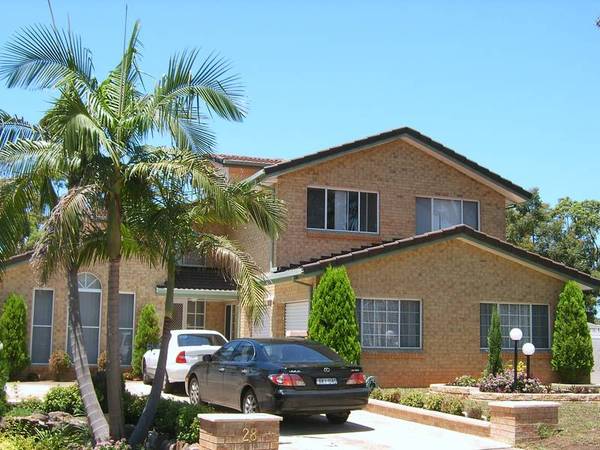 STUNNING FAMILY HOME IN CUL DE SAC LOCATION Picture 1