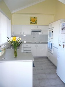 PRISTINE 2 BEDROOM TOWNHOUSE! Picture