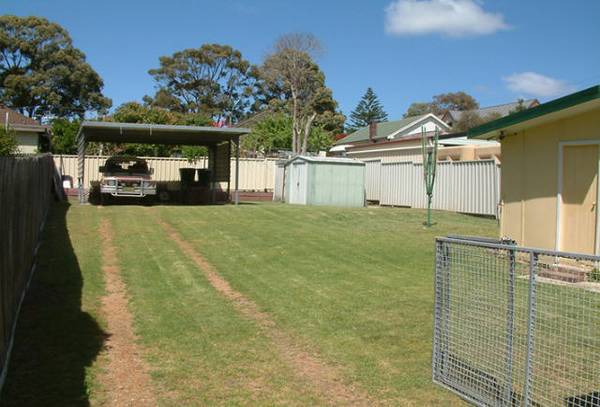 3 Bedroom Home on 550sqm Block Picture 2