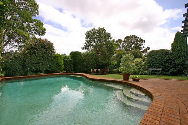 Immaculate Brick Home, Quiet Cul-de-sac Location Picture 1