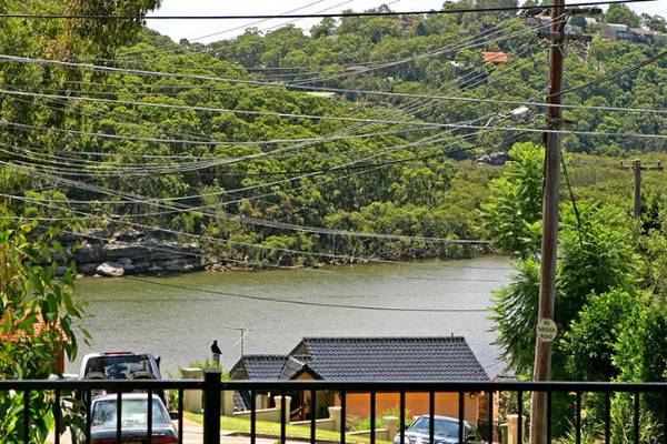 Spacious Tri-Level Home with Beautiful Water Views Picture 2