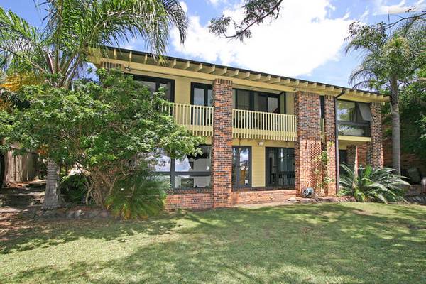 Spacious Tri-Level Home with Beautiful Water Views Picture 1