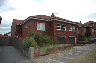 PAIR OF SEMIES TO BE SOLD IN ONE LINE Picture 2