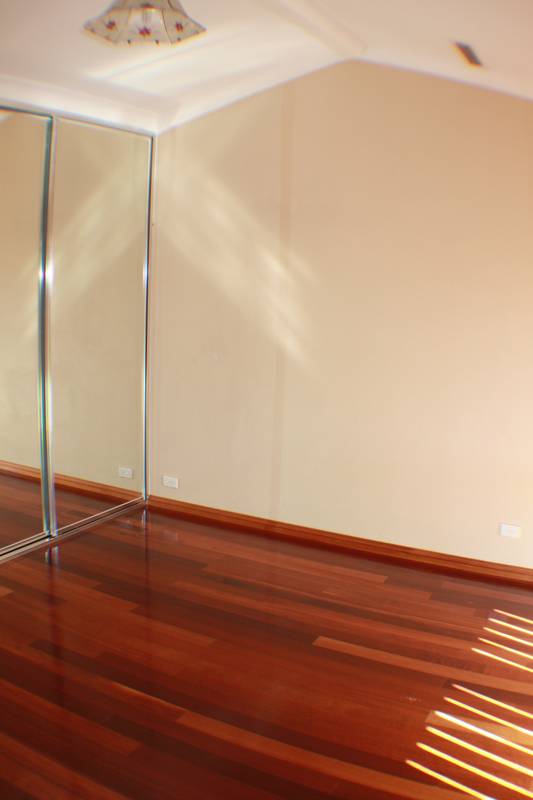 Trendy Townhouse! Picture 3