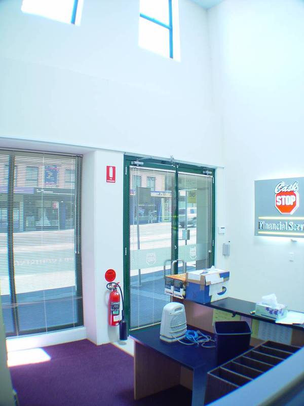 Spilt Level Commercial Shop Picture 3