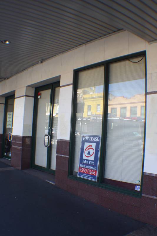 Spilt Level Commercial Shop Picture 2