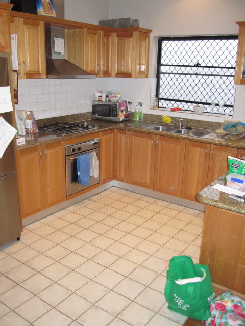 Step into a beautiful home.... Picture 2