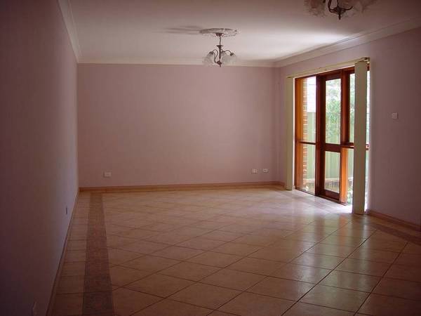 Trendy Townhouse Picture 3