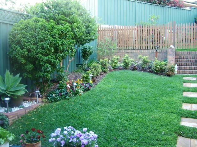 2 BEDROOM TOWNHOUSE WITH ENTERTAINING AREA Picture 3