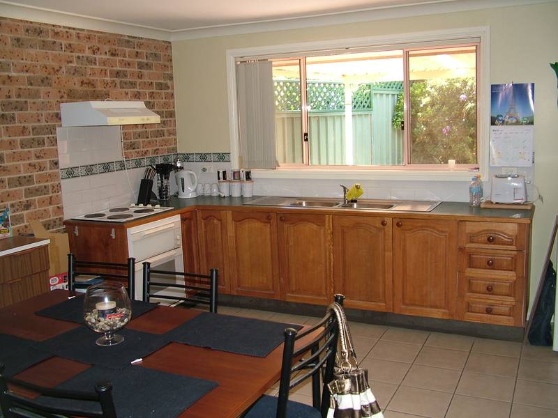 2 BEDROOM TOWNHOUSE WITH ENTERTAINING AREA Picture 2