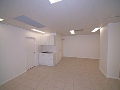 COMMERCIAL - CLOSE TO EVERYTHING Picture