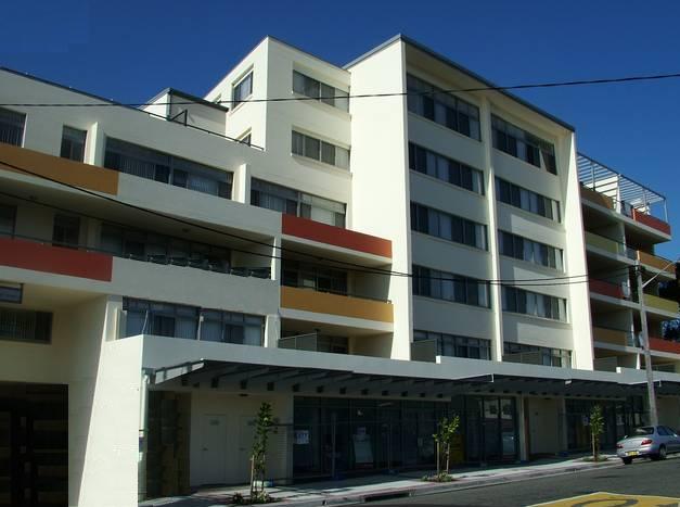 SITUATED CLOSE TO TOWN Picture 1