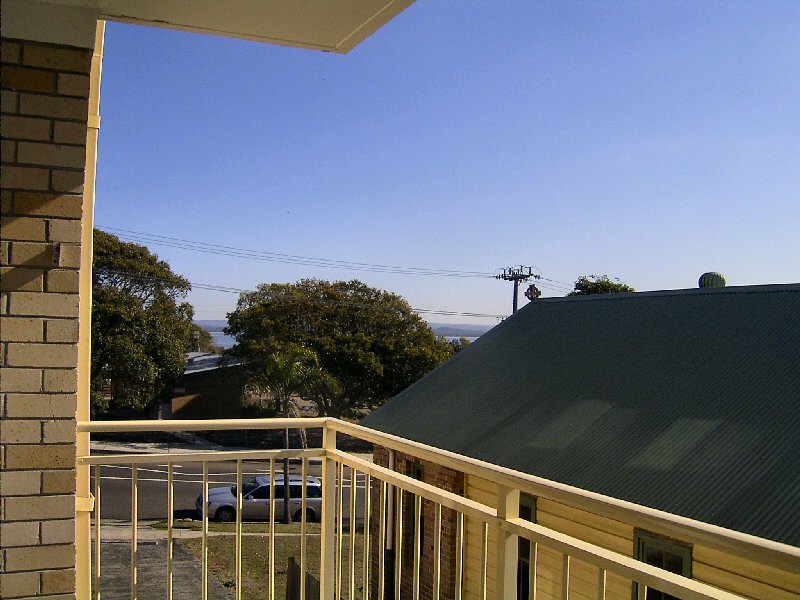 4/138 THE ENTRANCE ROAD Picture 3