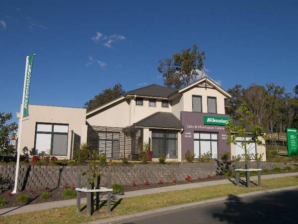 DESIGNED, BUILT & SIMPLY STUNNING Picture 1