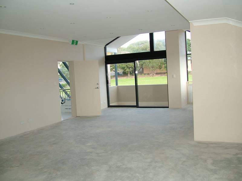 RETAIL- GROUND LEVEL: UNIT 1 Picture 2