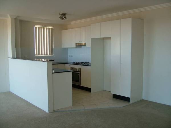 LIFESTYLE & LOCATION... Picture 2