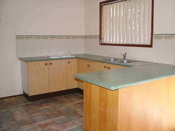 3 BEDROOM FAMILY HOME IN A GREAT LOCATION Picture 3 BEDROOM FAMILY HOME IN A GREAT LOCATION Picture