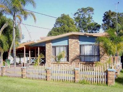 4 BEDROOM FAMILY HOME Picture 4 BEDROOM FAMILY HOME Picture