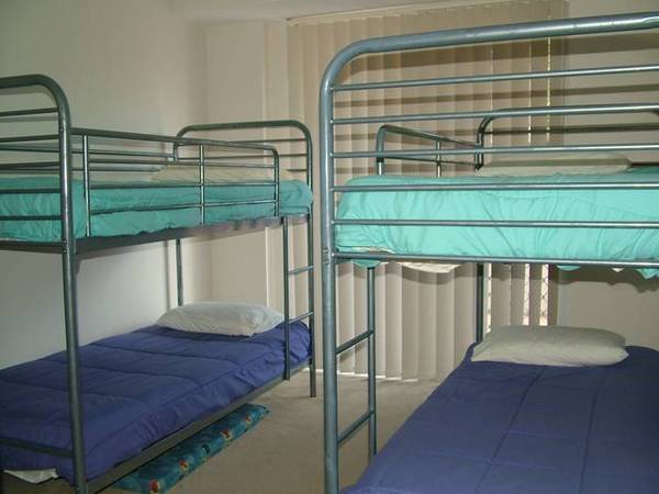 FULLY FURNISHED 2 BEDDER Picture 3