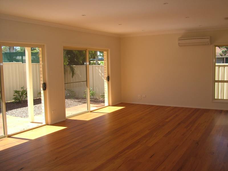 BEACHSIDE LOCATION Picture 2