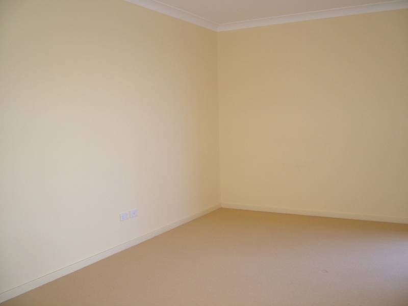 SPACIOUS GROUND FLOOR UNIT Picture SPACIOUS GROUND FLOOR UNIT Picture