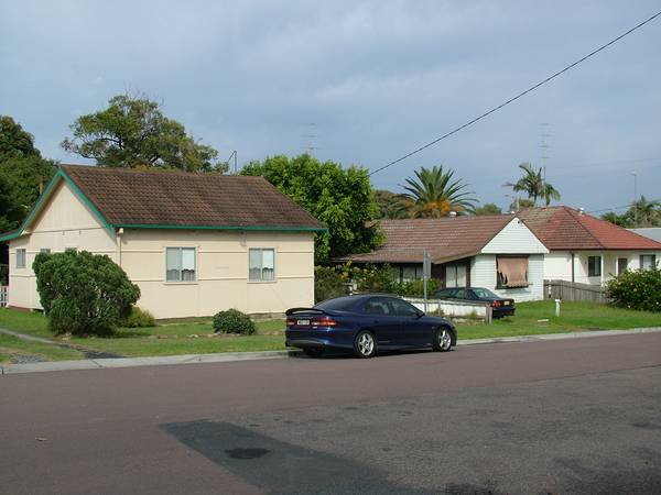 TOWN CENTRE LOCATION Picture 3