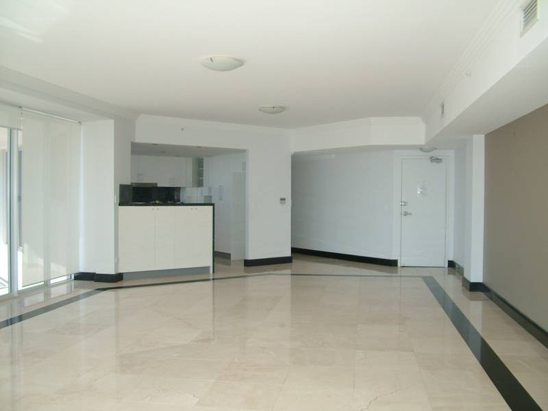 IMMACULATE PENTHOUSE APARTMENT Picture 1