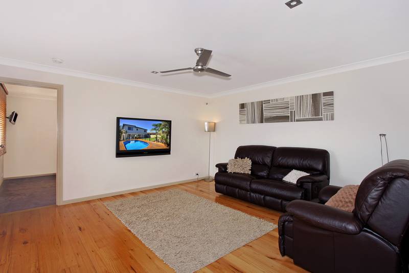 IMMACULATE 4 BEDROOM FAMILY HOME Picture IMMACULATE 4 BEDROOM FAMILY HOME Picture