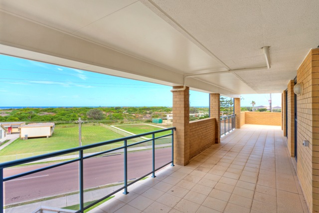 UNDER INSTRUCTION FROM THE MORTGAGEE Picture 1