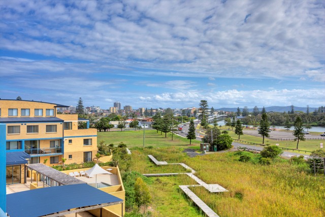 UNDER INSTRUCTION FROM THE MORTGAGEE Picture 3