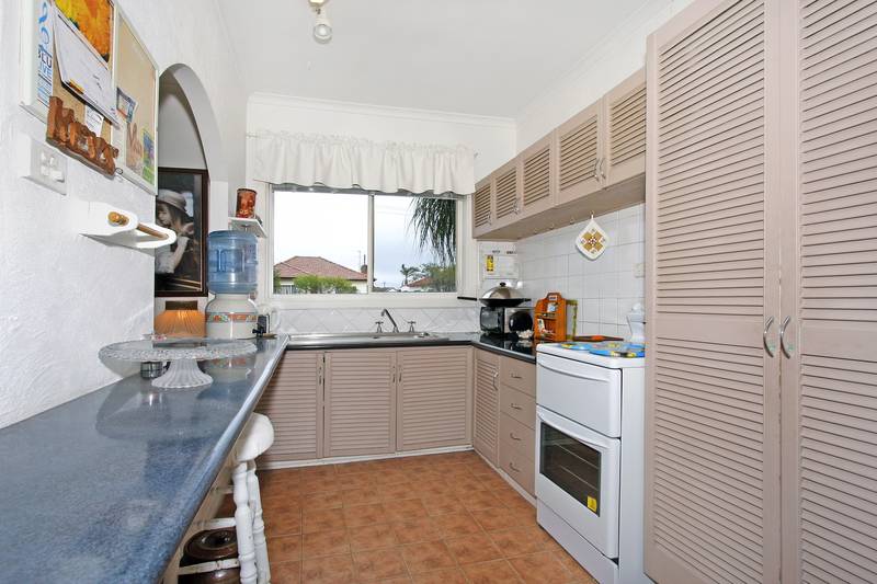 4 Eloora Road, Blue Bay: Picture