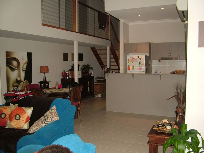 CENTRAL POSITION Picture 2