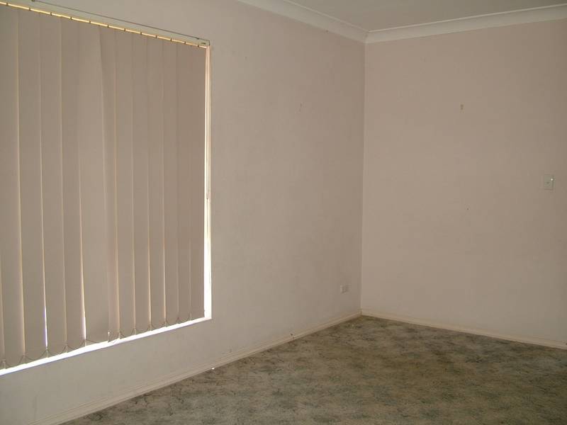 AFFORDABLE 2 BEDROOM TOWNHOUSE- AVAILABLE NOW!!! Picture 2