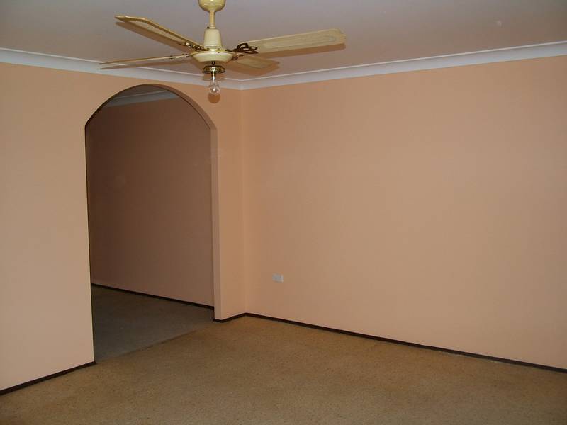 3 BEDROOM FAMILY HOME- AVAILABLE NOW Picture 3