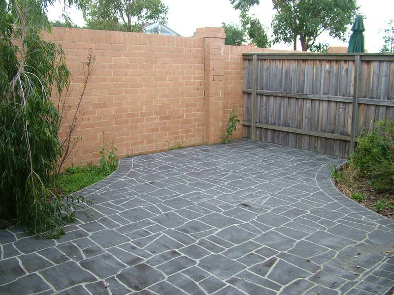 SUIT THE RETIREE Picture 2