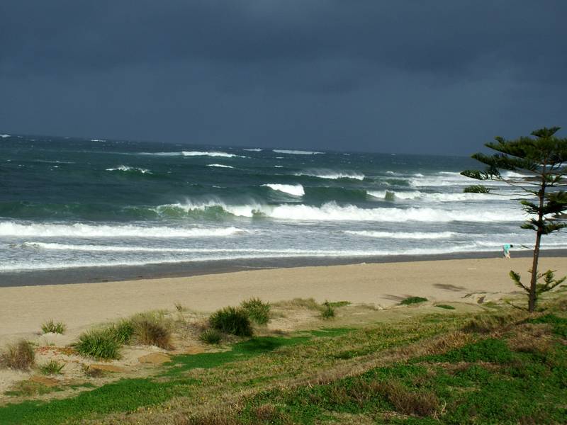 AFFORDABLE 3 BEDROOM UNIT Picture 3