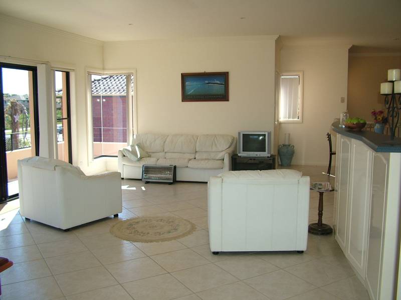 Elegant Beach House Picture 2