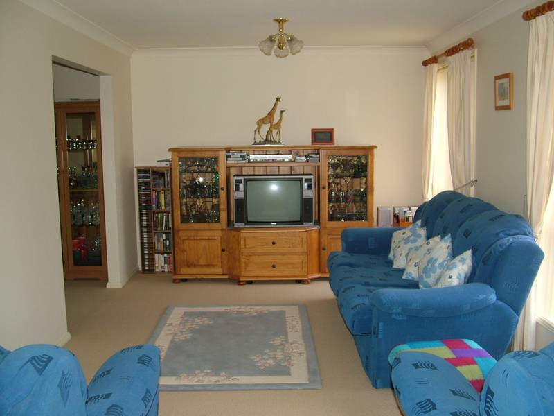 Spacious and Elegant Picture 3