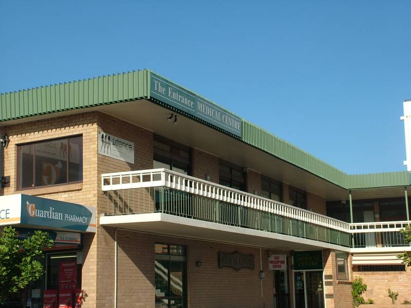 SUNNY FIRST FLOOR SHOP Picture 1