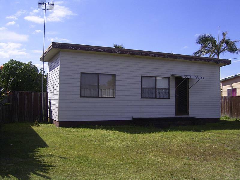 50 METRES TO THE BEACH Picture 1