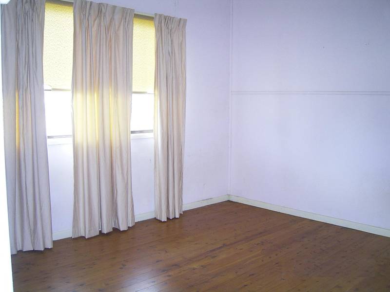 50 METRES TO THE BEACH Picture 2