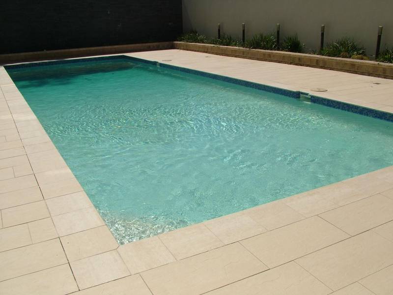 IN THE HEART OF THE ENTRANCE Picture 2