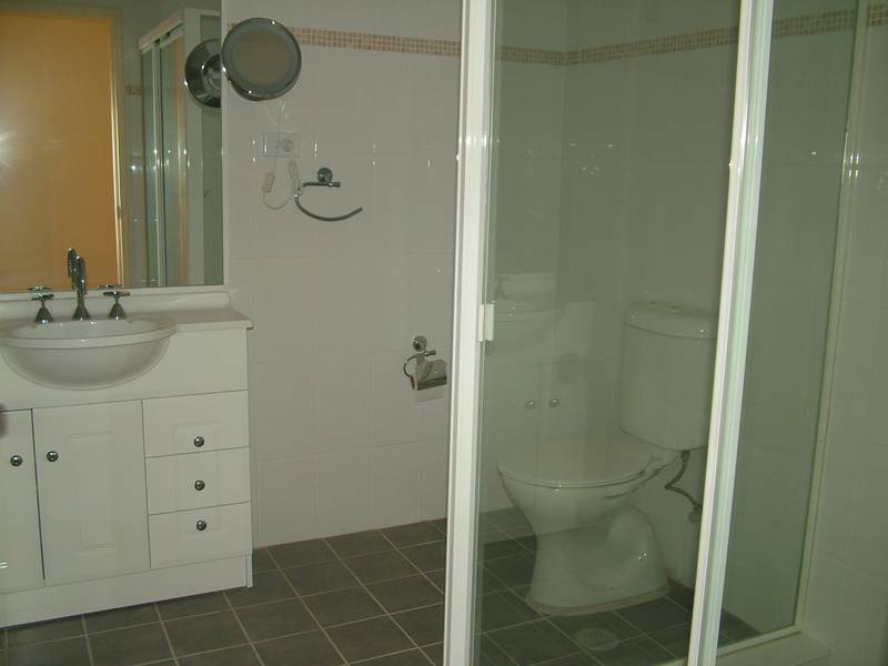 AFFORDABLE UNIT ON THE TOP FLOOR WITH VIEWS Picture 3