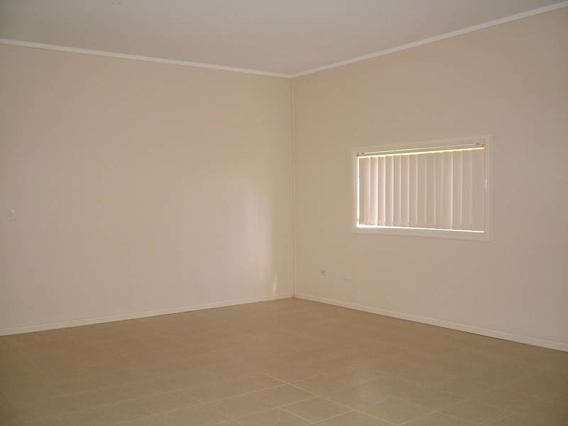 RENOVATED, CENTRAL LOCATION Picture 2