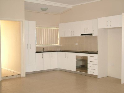 RENOVATED, CENTRAL LOCATION Picture