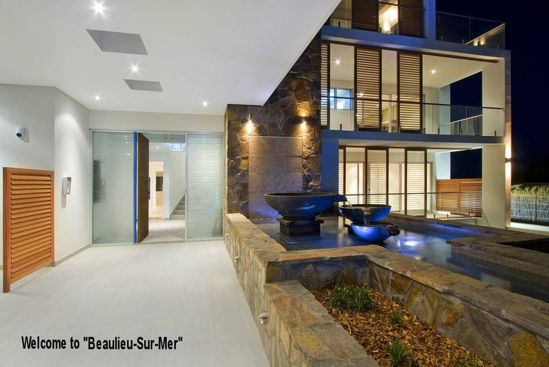 COLUMBUS DISCOVERED THE INDIES, WE OFFER YOU OCEANFRONT PARADISE Picture 3