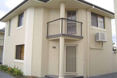 MODERN 3 BEDROOM TOWNHOUSE Picture MODERN 3 BEDROOM TOWNHOUSE Picture