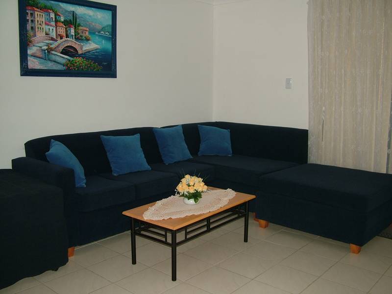 MOVE RIGHT IN Picture 1