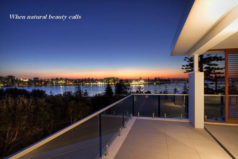 SPECTACULAR OCEANFRONT PENTHOUSE Picture 1